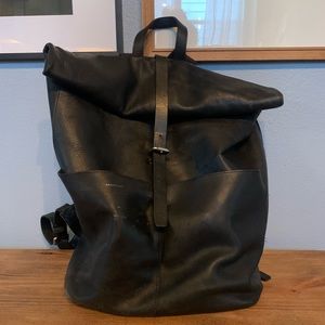 Sandqvist Black Leather Antonia Backpack - broken zipper